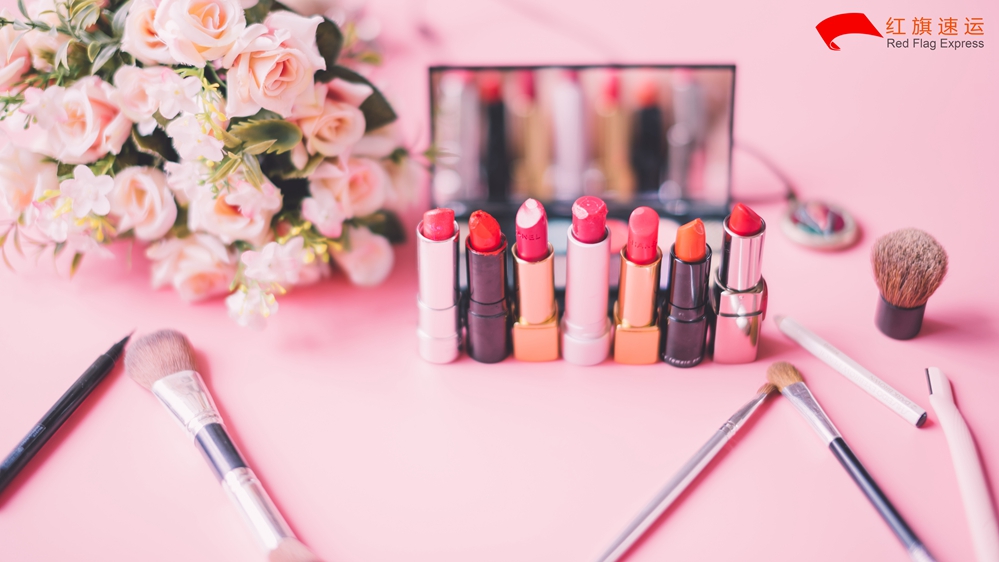 16395572681802.jpg 攝圖網_500498717_美妝口紅化妝品(企業商用)_副本.jpg