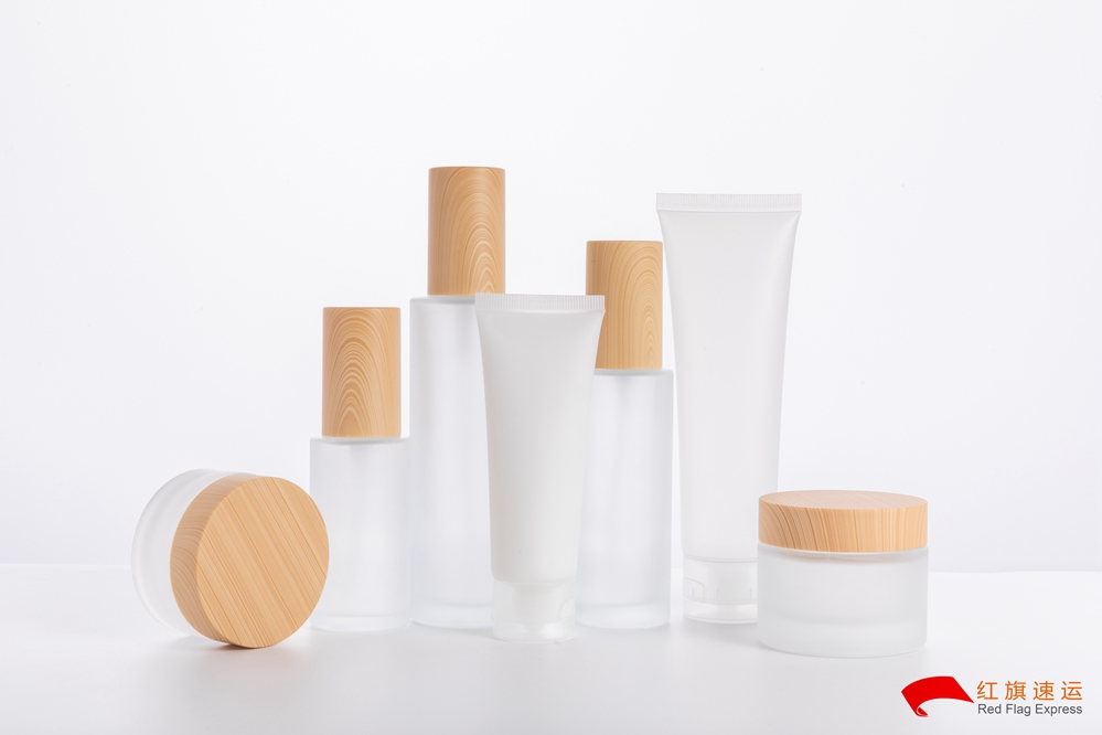 16588022019692.jpg 攝圖網(wǎng)_501396592_護(hù)膚品分裝化妝品套裝白底(企業(yè)商用)_副本.jpg